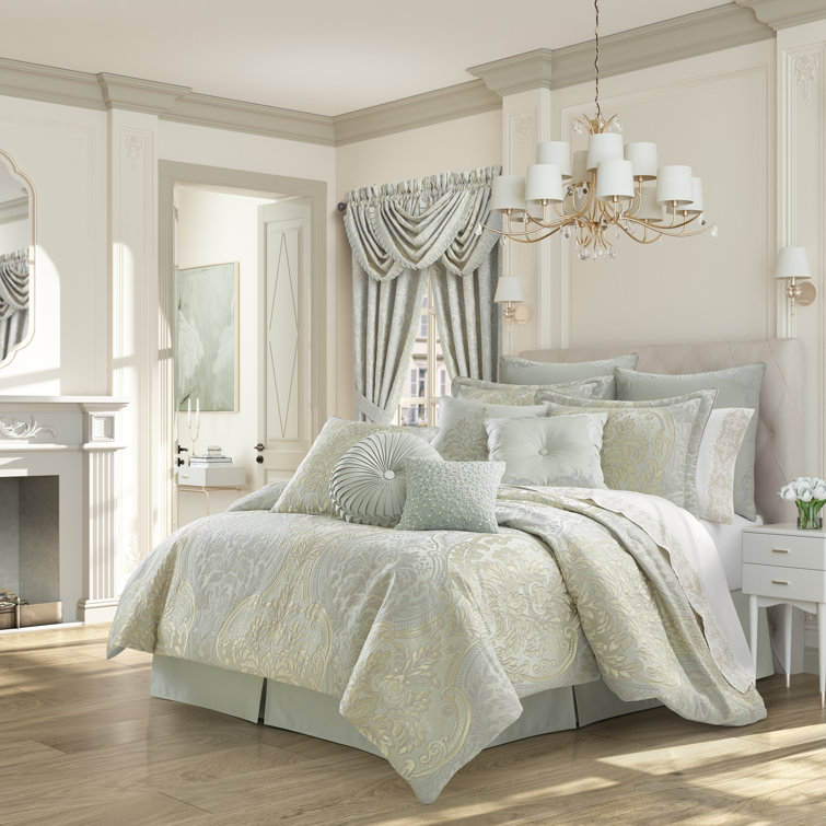 Colette store bedroom set